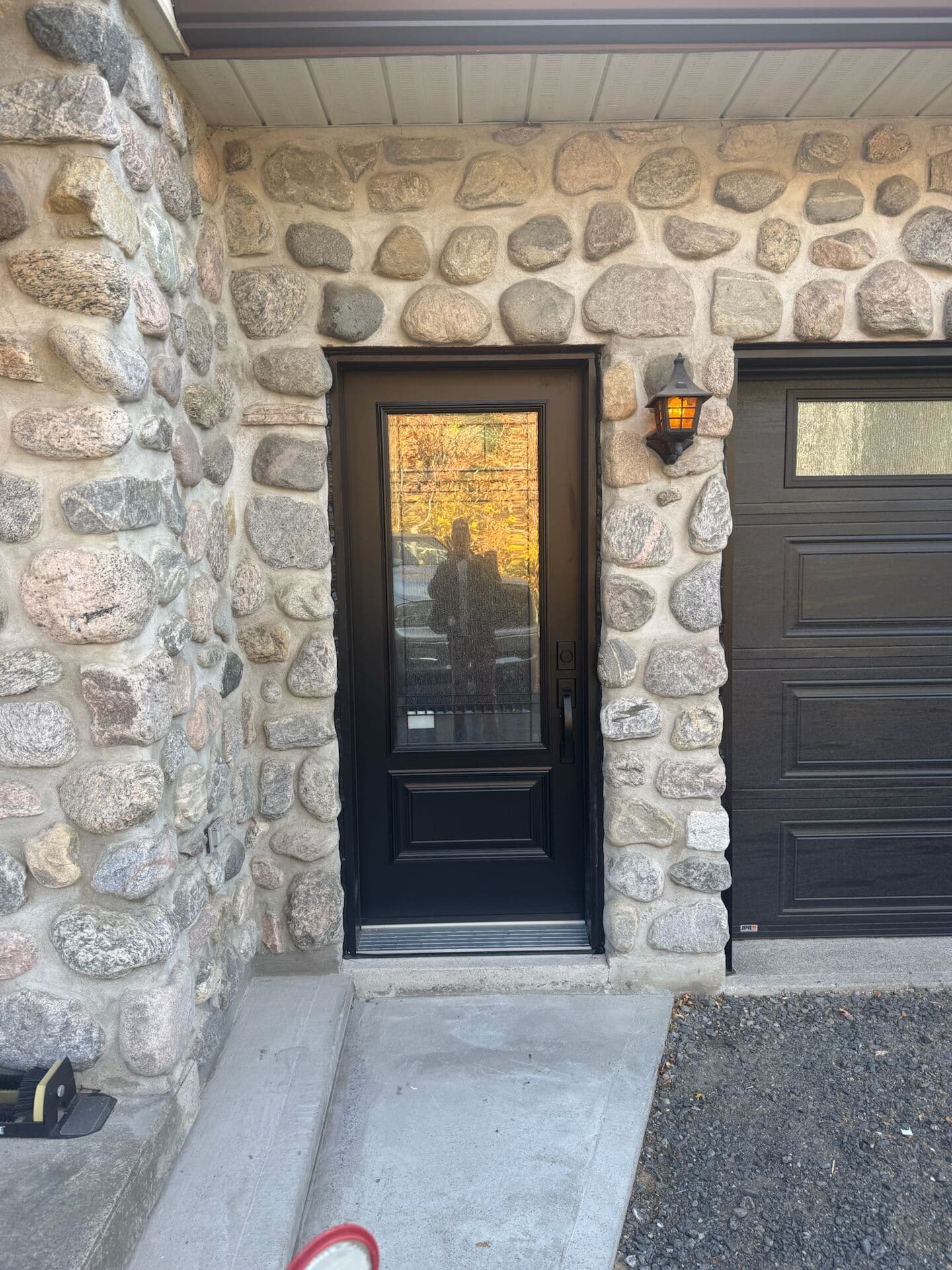 Garage Entry Door — après